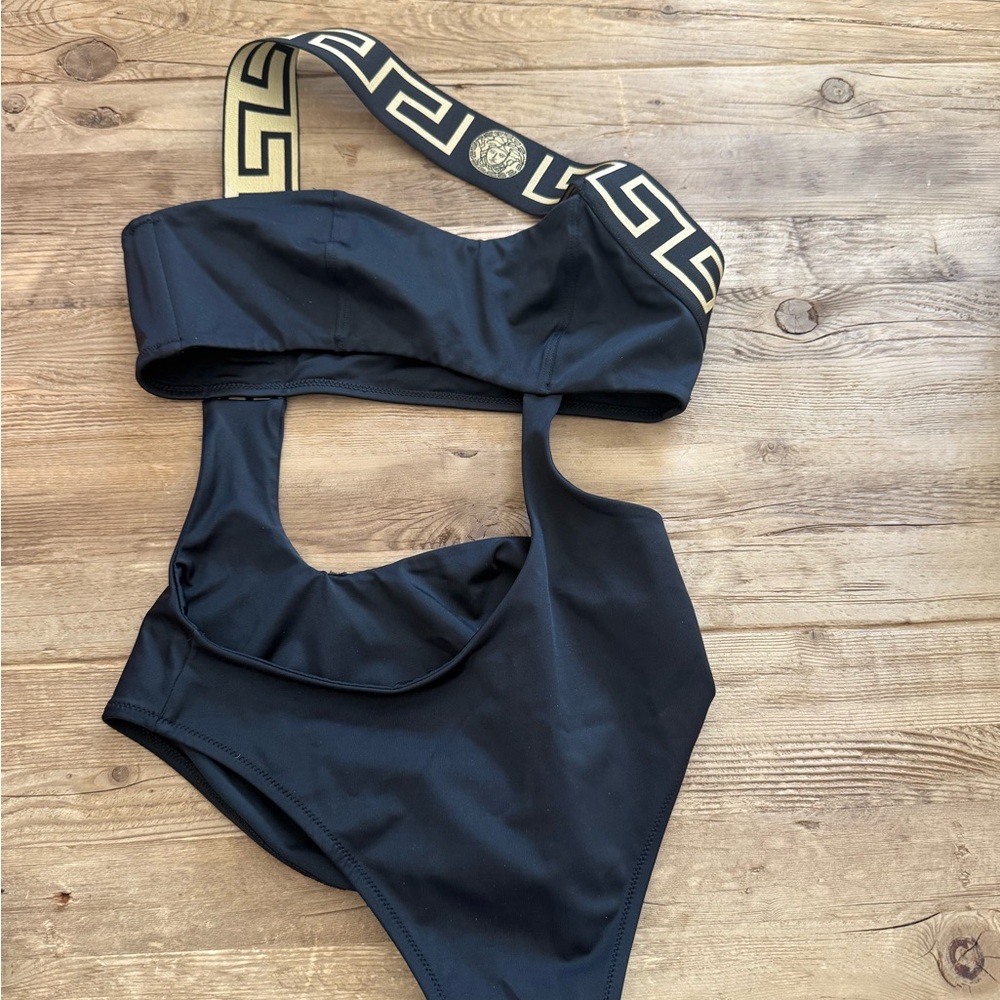 Black One-Shoulder Cutout Swimsuit